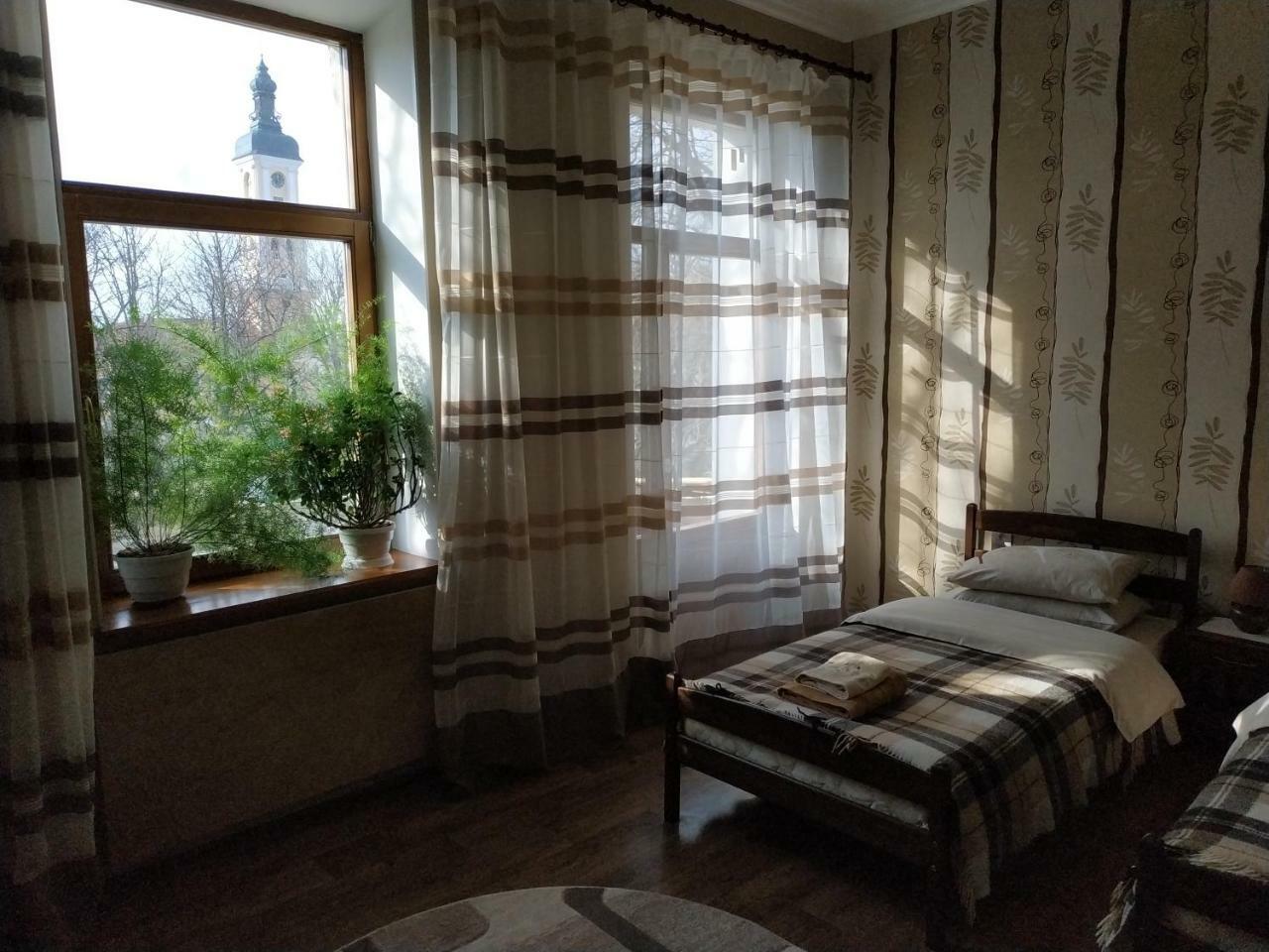 Apartment In The Center Of Old Town Kamianets-Podilskyi Exterior foto